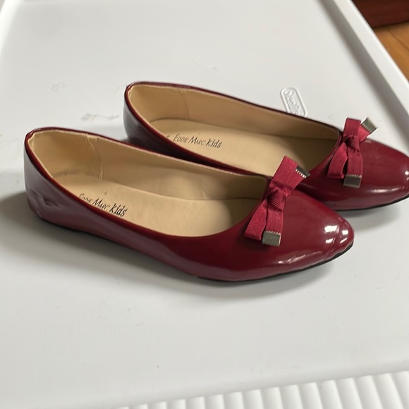 Eddie Marc Girls Red Patent Ballerina Shoe Sz 4 - Picture 1 of 3